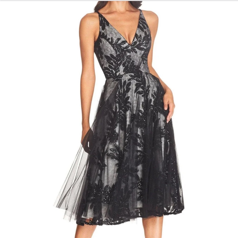Dress the population Courtney Sequin Overlay Dress black / white, SIZE MEDIUM
